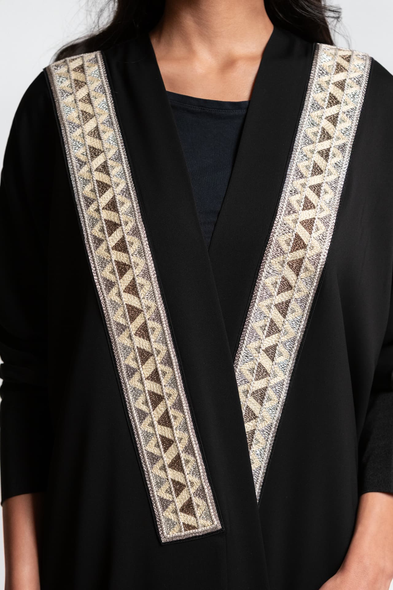 Silver geometric embroidered lapel detail